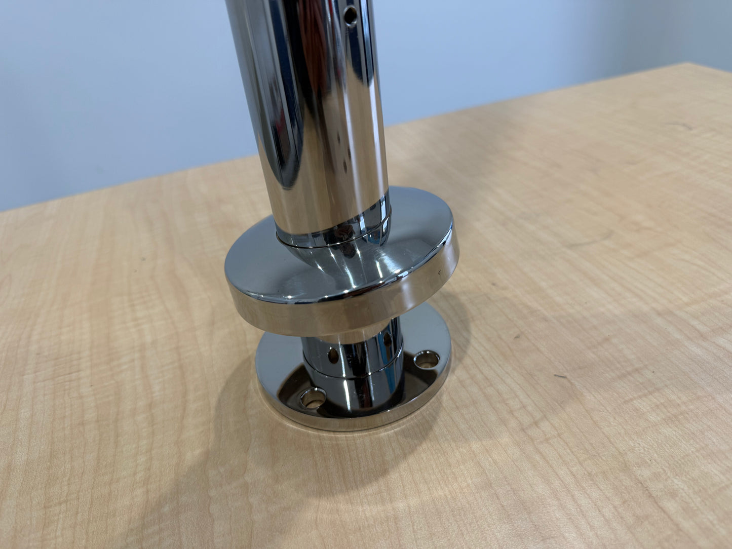 Ø50mm Round Centre Post With Eye Bolt (Flat Area)